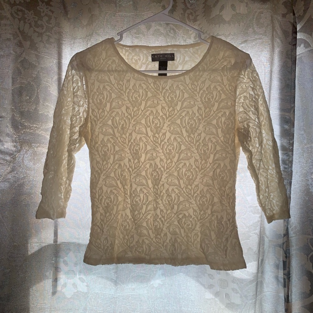 Off white lace 3/4 sleeve top